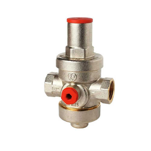 Редуктор давления Giacomini 1/2" поршневого типа, хромированный Редуктор давления Giacomini 1/2" поршневого типа, хромированный